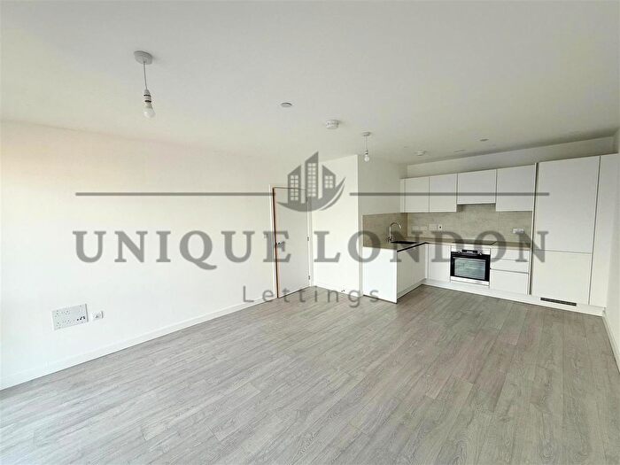 1 Bedroom Flat To Rent In Forastero House, Farine Avenue, Hayes, UB3