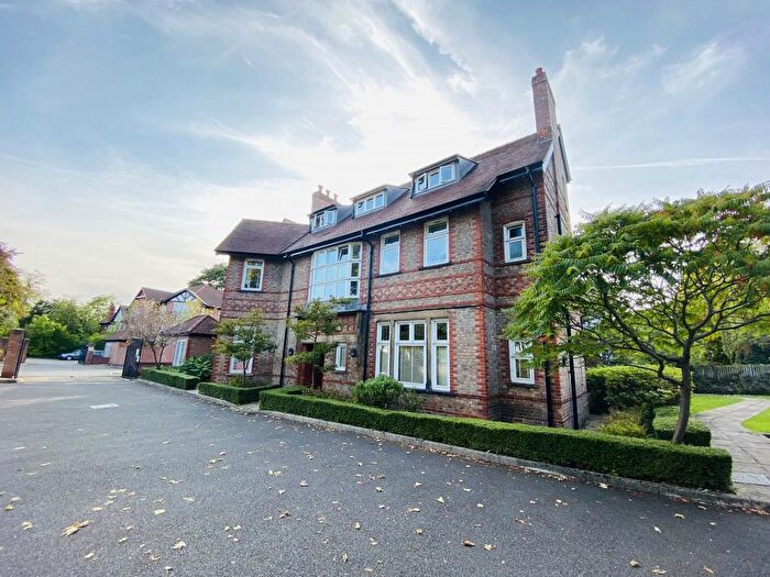 2 Bedroom Flat To Rent In College Court, Mauldeth Road, Stockport, SK4
