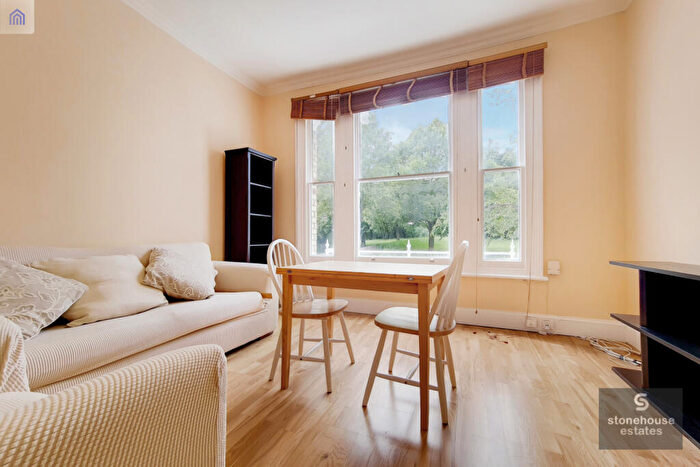 1 Bedroom Flat To Rent In Davenant Road, Raised Ground Floor Flat, Archway, London, N19