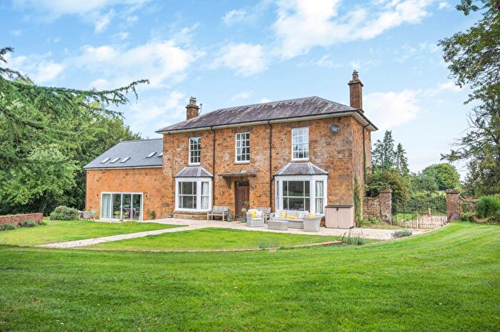 6 Bedroom Detached House For Sale In The Slade, Fenny Compton, Southam, Warwickshire, CV47