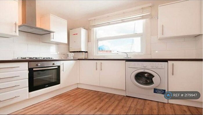 1 Bedroom Flat To Rent In Stoke Newington Road, London, N16