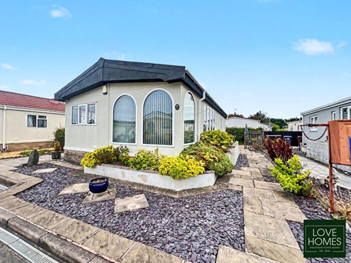 2 Bedroom Park Home For Sale In Bentley Drive, Carr Bridge Residential Park, Blackpool, Lancashire, FY4