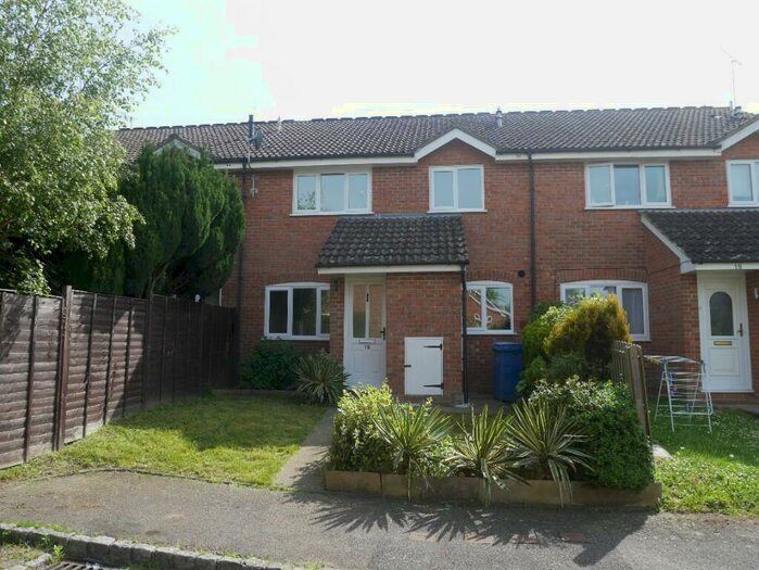 2 Bedroom Cluster House To Rent In Scots Court, Hook, Hampshire, RG27
