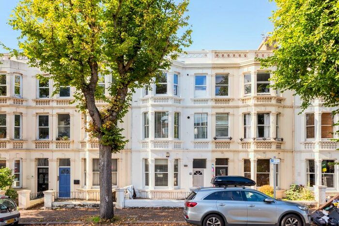 2 Bedroom Flat To Rent In Sackville Road, Hove, BN3