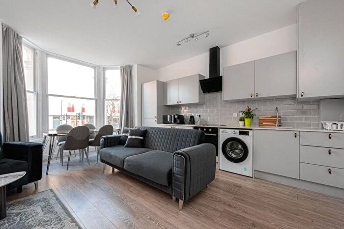 1 Bedroom Flat To Rent In Holloway Road, Holloway, London, N7