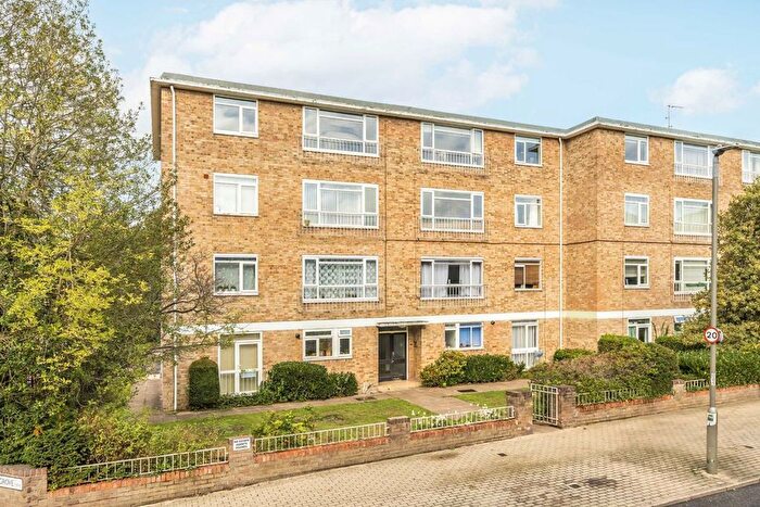 2 Bedroom Flat For Sale In Inner Park Road, Putney, SW19