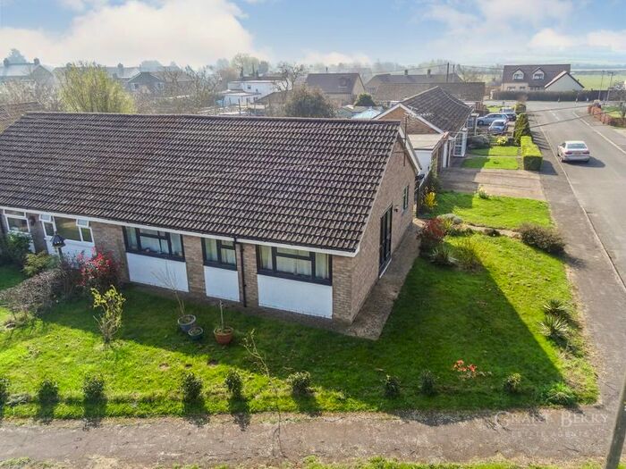 3 Bedroom Semi-Detached Bungalow For Sale In Glebe Way, Haddenham, Ely, CB6