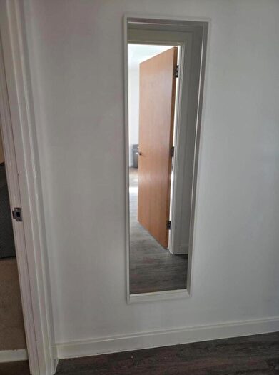 2 Bedroom Apartment To Rent In Apartment Lower Vickers Street, Manchester, M40