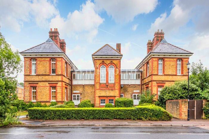 2 Bedroom Flat To Rent In Starling Lodge, Pennington Drive, N21