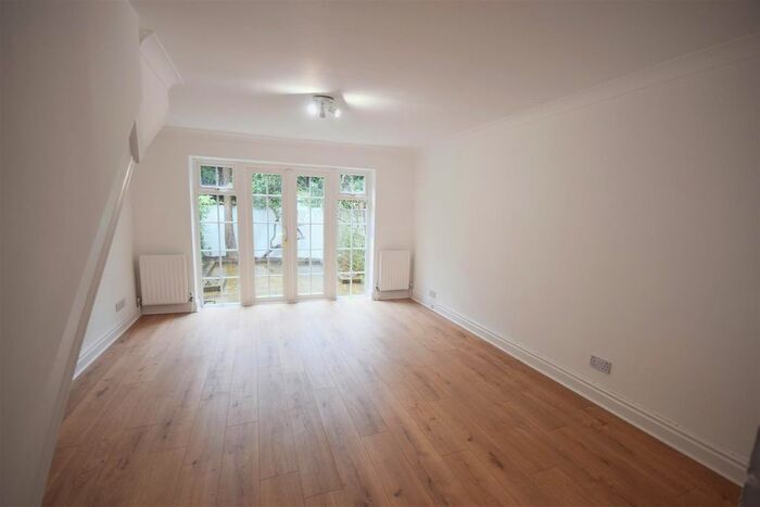 3 Bedroom Terraced House To Rent In Lion Road, Twickenham, TW1
