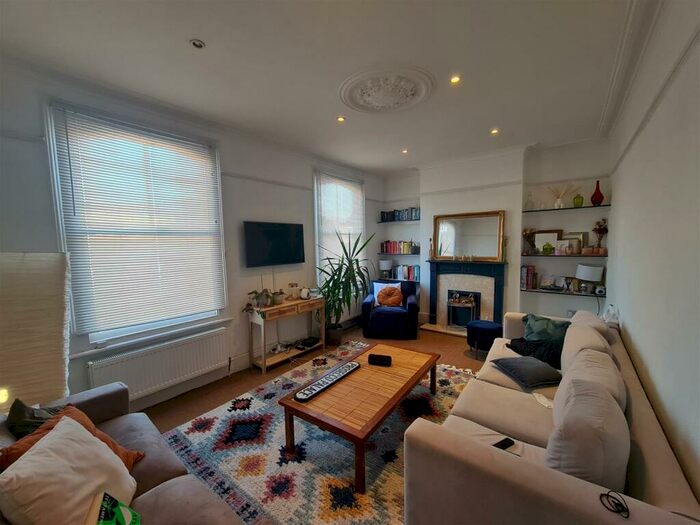 2 Bedroom Flat To Rent In Friary Road, Peckham, SE15