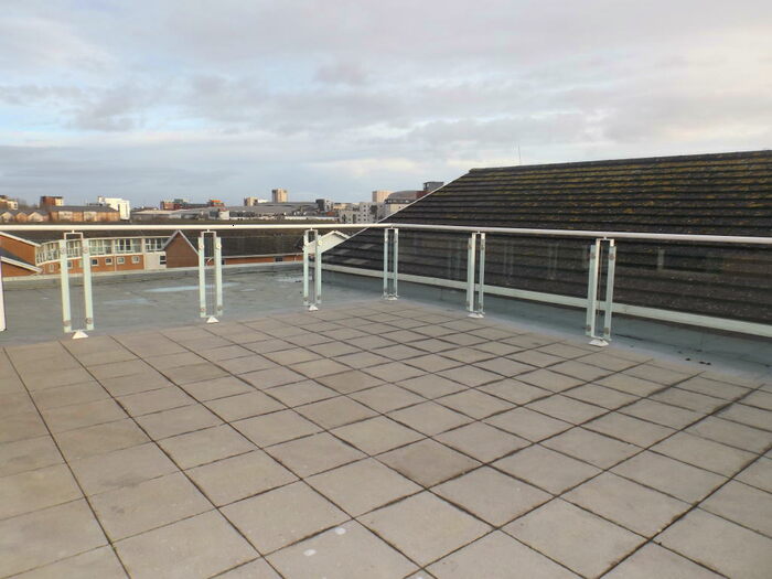 2 Bedroom Apartment To Rent In Century Wharf, Cardiff Bay, CF10