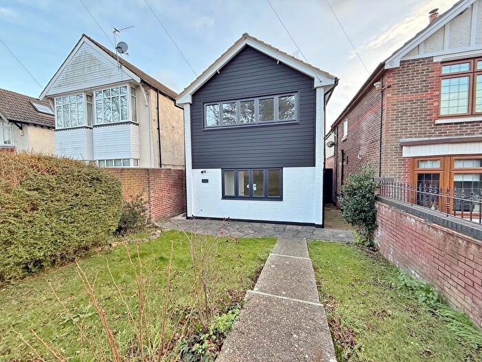 3 Bedroom Detached House For Sale In Havant Road, Farlington, PO6