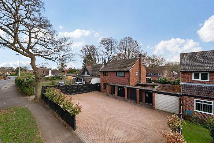 4 Bedroom Detached House For Sale In Old Woosehill Lane, Wokingham, Berkshire, RG41