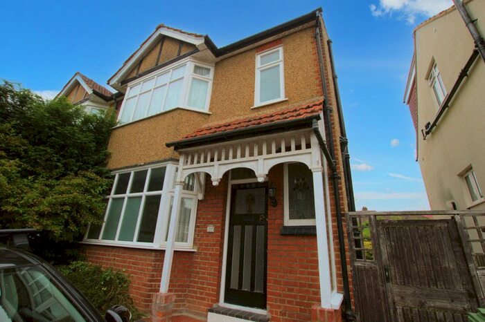 3 Bedroom Semi-Detached House To Rent In Breakspear Avenue, St Albans, AL1