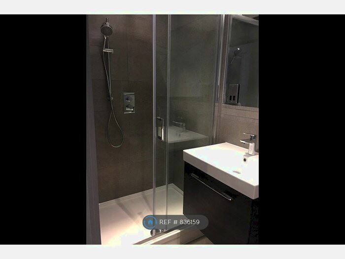 1 Bedroom Flat To Rent In Park Terrace, Worcester Park, KT4