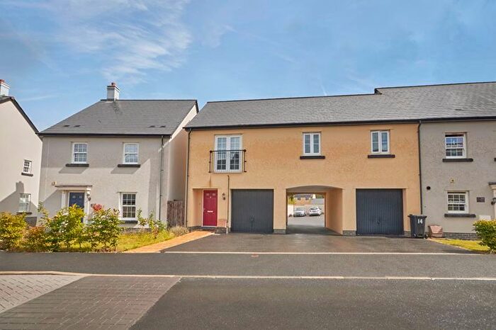 2 Bedroom Flat For Sale In Weavers Road, Chudleigh, TQ13