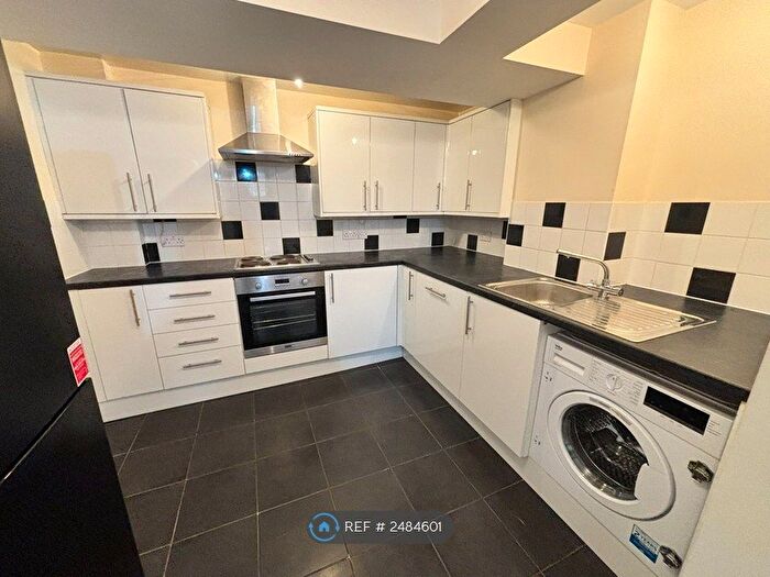 1 Bedroom Flat To Rent In Queenstown Road, London, SW8