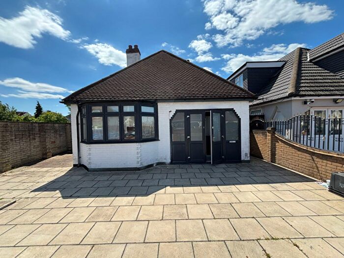 Block Of Flats To Rent In Ewellhurst Road, Clayhall, IG5