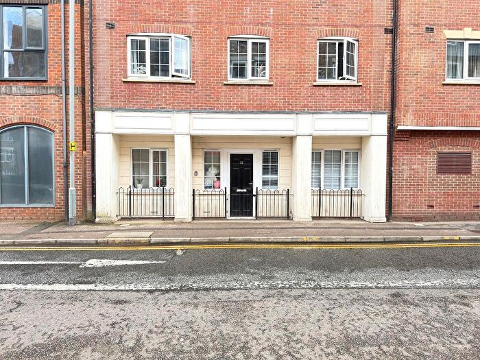 1 Bedroom Maisonette For Sale In The Elms, John Street, Town Centre, Luton, Bedfordshire, LU1