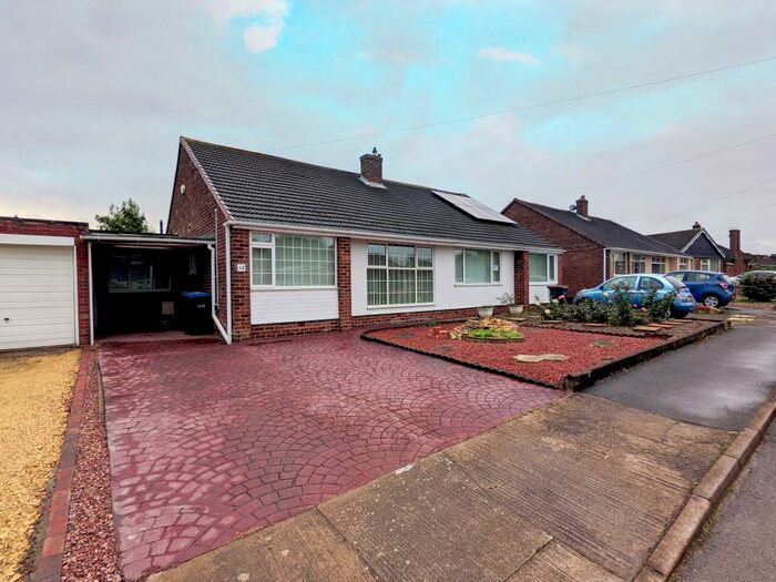 3 Bedroom Bungalow To Rent In Filby Drive, Carrville, DH1