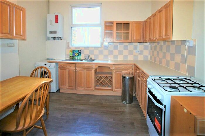 3 Bedroom Maisonette To Rent In Bedford Hill, Balham SW12