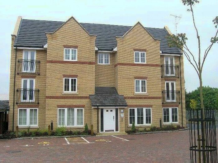 2 Bedroom Flat To Rent In Grebe Court, Cambridge, CB5