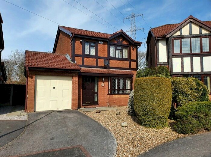 3 Bedroom Detached House To Rent In Sherbourne Close, Radcliffe, Manchester, M26