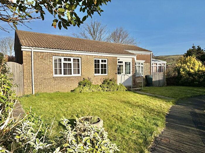 3 Bedroom Bungalow For Sale In Ashley Way, Brighstone, PO30