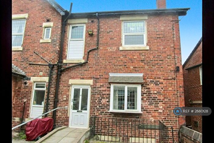 1 Bedroom Flat To Rent In Crossgates, Leeds, LS15