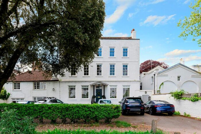 2 Bedroom Flat For Sale In Stamford House, West Side Common, Wimbledon, SW19