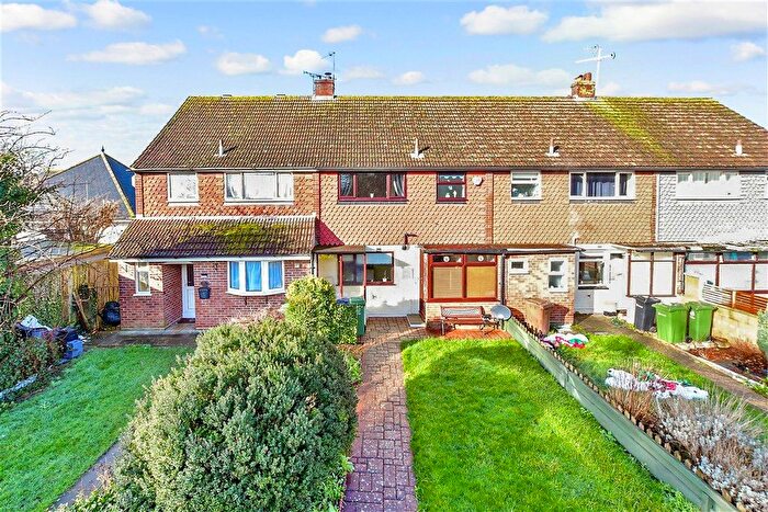 3 Bedroom Terraced House For Sale In London Road, Portsmouth, Hampshire, PO2