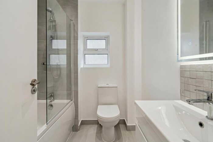 2 Bedroom Flat To Rent In Chester Road, Northwood, HA6