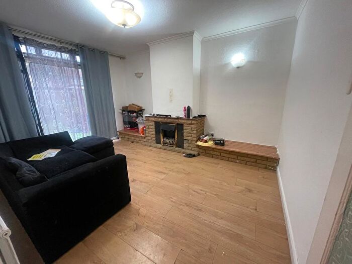 3 Bedroom Semi-Detached House To Rent In Dryfield Road, Edgware, HA8