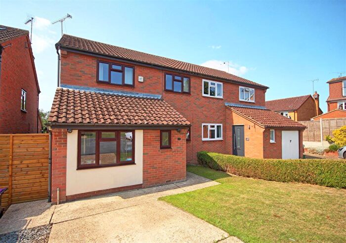 4 Bedroom Semi-Detached House For Sale In St Johns - Puckeridge, SG11