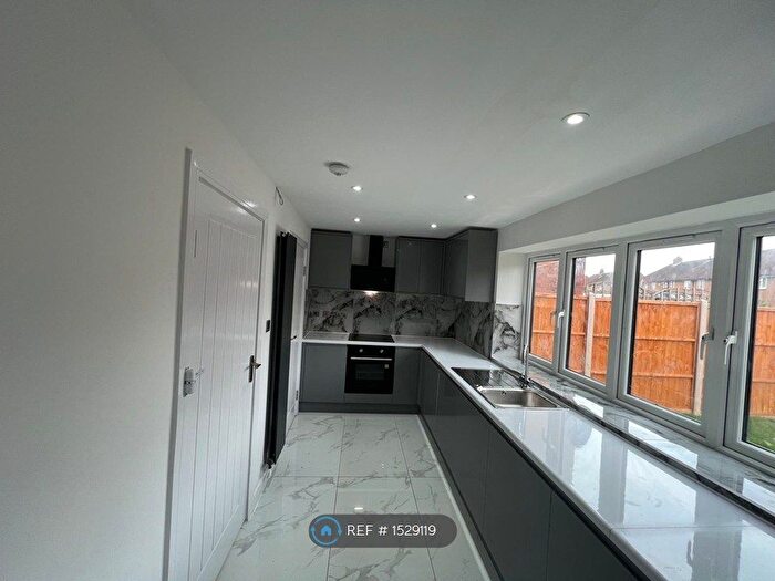 3 Bedroom Semi-Detached House To Rent In Creasy Court, Waltham Cross. London, EN8