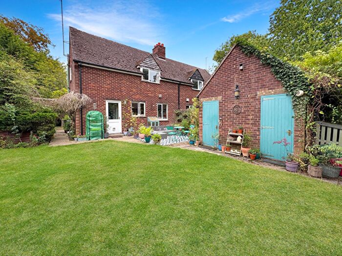 3 Bedroom Cottage To Rent In Granhams Road, Great Shelford, CB22