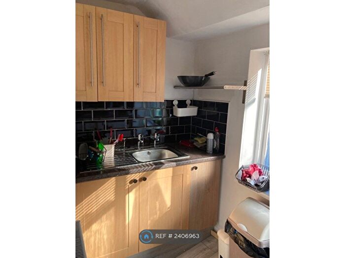 Studio To Rent In Orchard Rd, Bristol, BS5