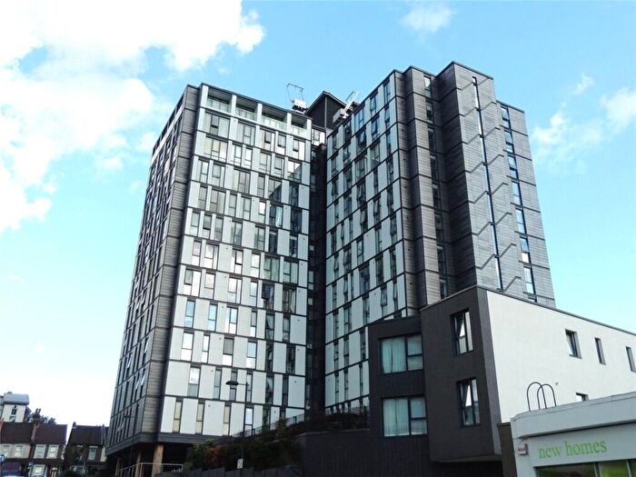 2 Bedroom Apartment To Rent In Masons Avenue, Croydon, CR0