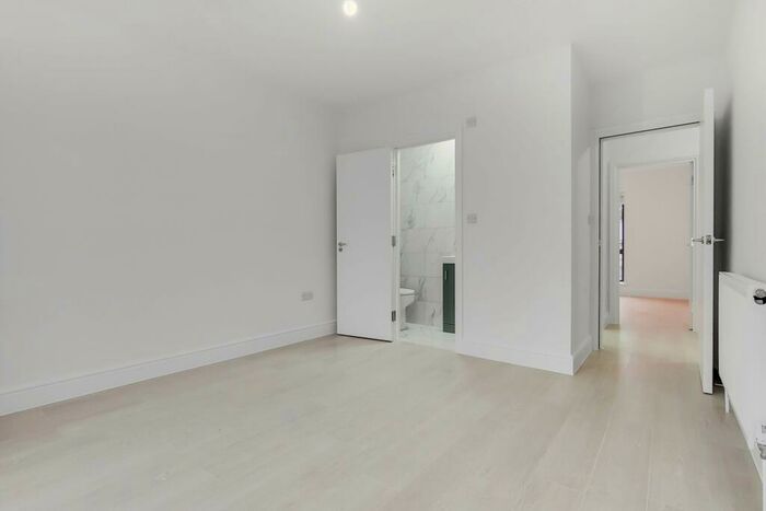 4 Bedroom House To Rent In Carefree Close, Romford, RM5