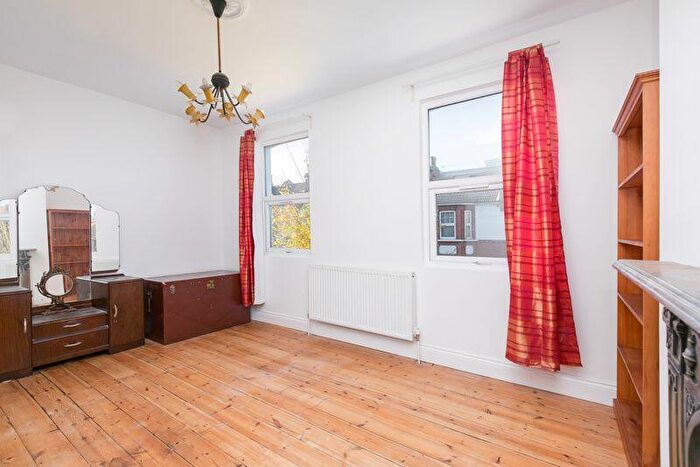 4 Bedroom Detached House For Sale In Addiscombe Court Road, East Croydon, CR0
