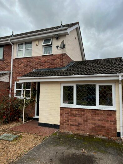 2 Bedroom Semi-Detached House To Rent In Newington Grove, Stoke-on-Trent, ST4