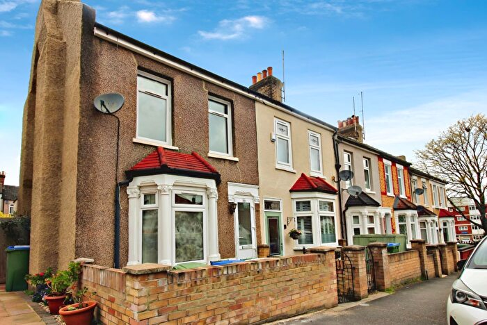 2 Bedroom End Of Terrace House To Rent In Gertrude Road, Belvedere, DA17