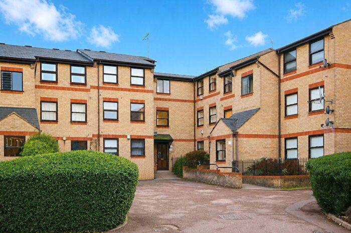 1 Bedroom Flat To Rent In Edmeston Close, Hackney, London, E9