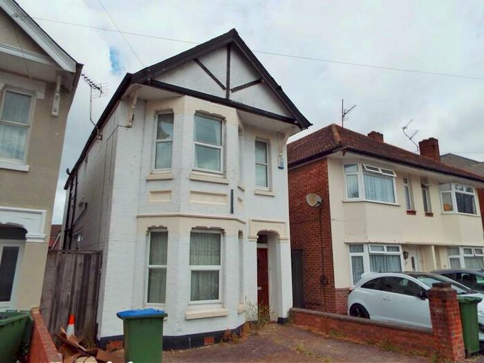 5 Bedroom House To Rent In Morris Road, Polygon, Southampton, SO15
