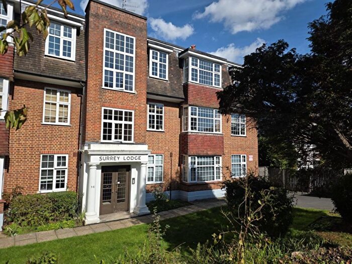 3 Bedroom Flat For Sale In Flat Surrey Lodge, Surrey Road, Bournemouth, Dorset, BH4
