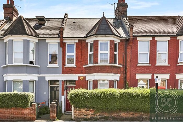 2 Bedroom Apartment To Rent In Boundary Road, London, N22