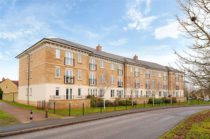 2 Bedroom Flat To Rent In Meadow Way, Carterton, OX18