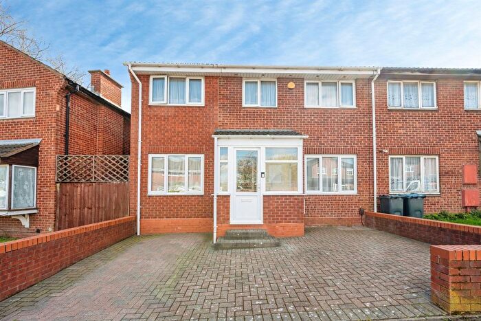 4 Bedroom Semi Detached House For Sale In Clark Street, Birmingham, B16