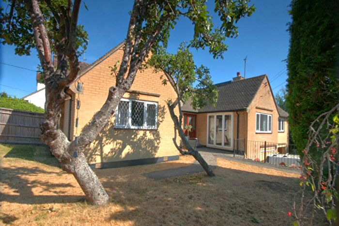 3 Bedroom Detached Bungalow For Sale In Church Road, Wheatley, OX33